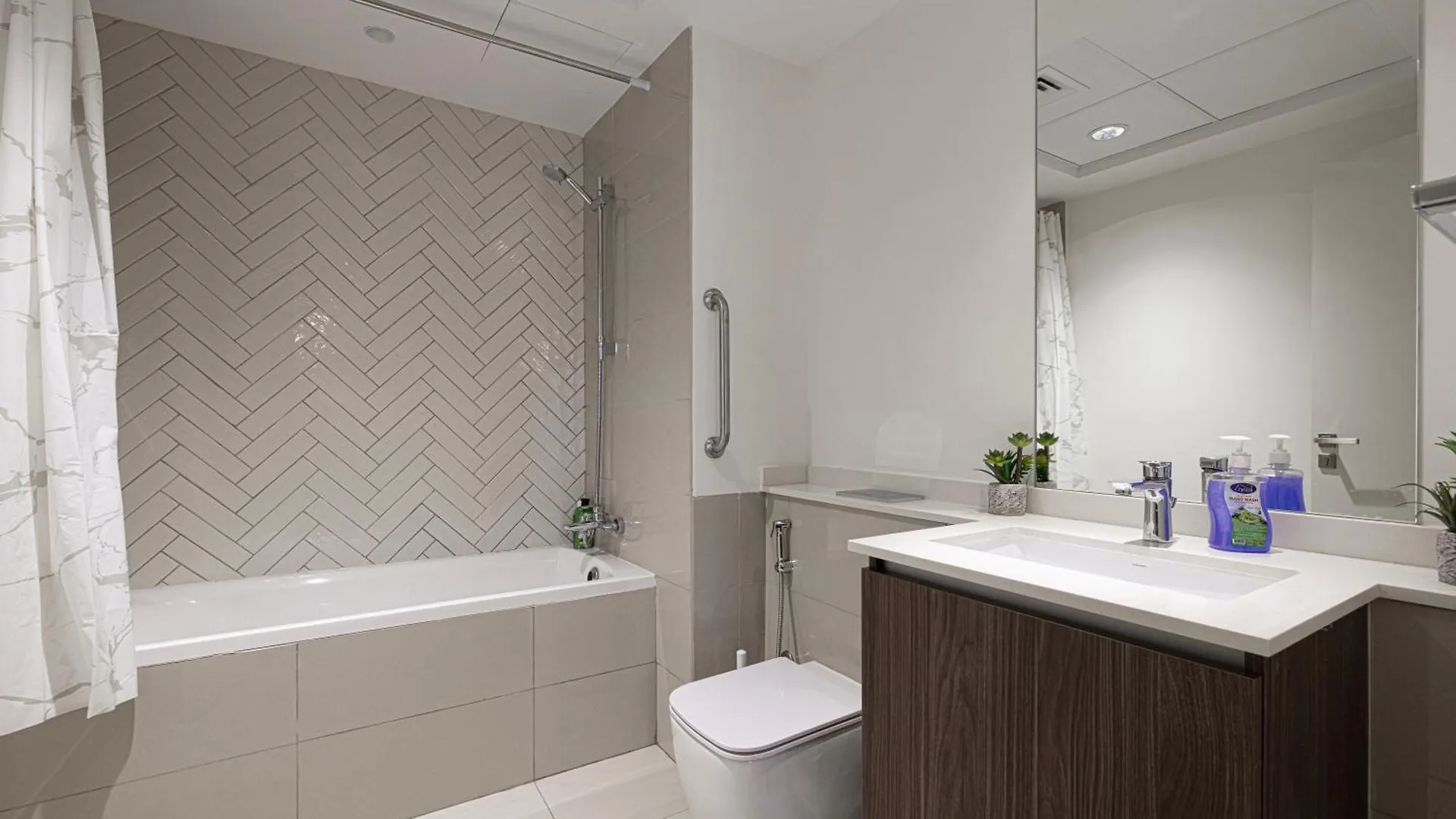 2 Bedroom Stone Nest By Bluecloud Holidays Sharjah