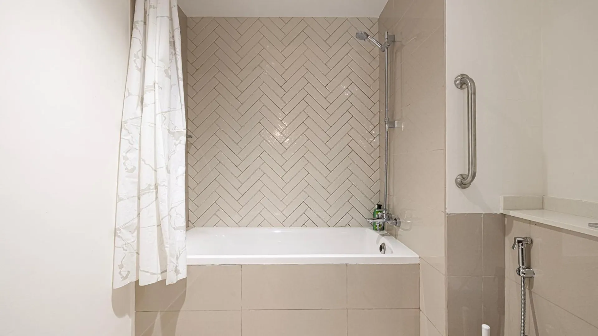 Apartment 2 Bedroom Stone Nest By Bluecloud Holidays Sharjah