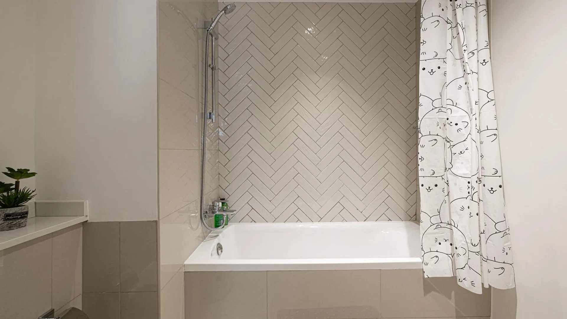 Apartment 2 Bedroom Stone Nest By Bluecloud Holidays Sharjah United Arab Emirates